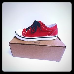 Crocs Red Canvas lace-up sneaker 4 M